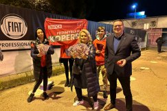 Wyrazili poparcie dla ludzi pracy. Przed pierwszą zmianą stali pod zakładem - foto