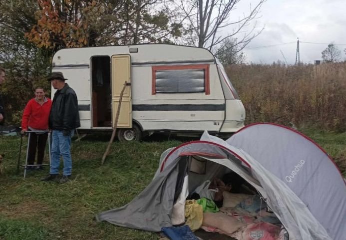 Zimy nie spędzi pod gołym niebem. „Kowboj” z Lipnika ma swój nowy dom - foto