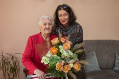 Pani Katarzyna w gronie bielskich stulatków. Mieszka sama, ale pomaga rodzina - foto