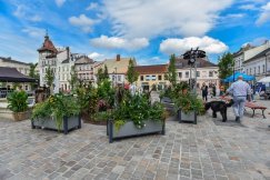 Pozbawią plac kategorii drogi. Wiosną staną tam ogródki gastronomiczne - foto