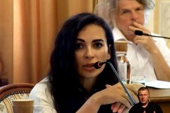 Radna wyjaśnia powód nieobecności. Składała zeznania, ale była obok sali sesyjnej