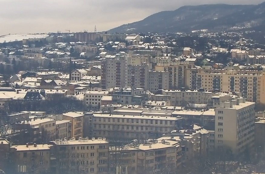 Na moment zrobiło się biało. Potem odwilż z opadami deszczu i silnym wiatrem - foto