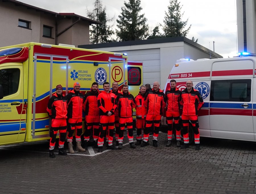 Pogotowie z nowymi karetkami. „Małe sale operacyjne na kółkach” - foto