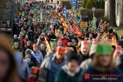 Wszyscy otrzymają korony, dzieci stroje dwórek lub rycerzy. Uczestnicy przejdą na Rynek - foto