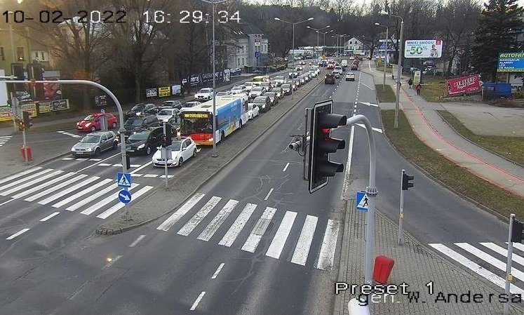 Coraz dłuższa podróż przez miasto. Bielscy kierowcy przez korki najwięcej wydają na diesla