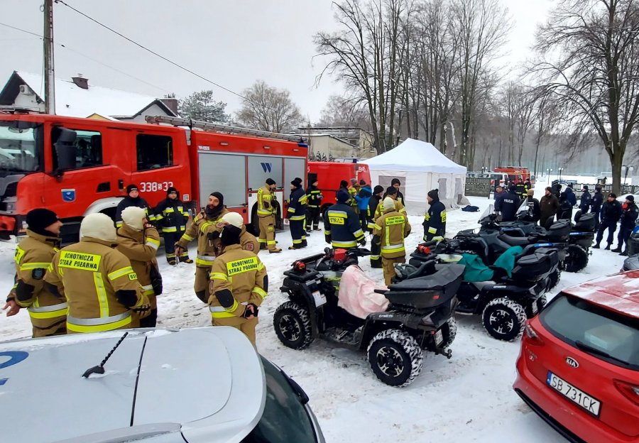 Koncentracja dużych sił policji i straży pożarnej. Poszukiwania zakończono - foto