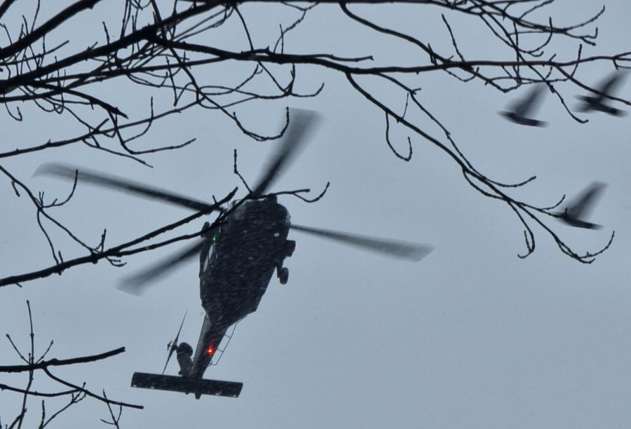 Black Hawk hałasuje nad miastem. Wojsko rozpoczęło ćwiczenia w terenie górskim - foto