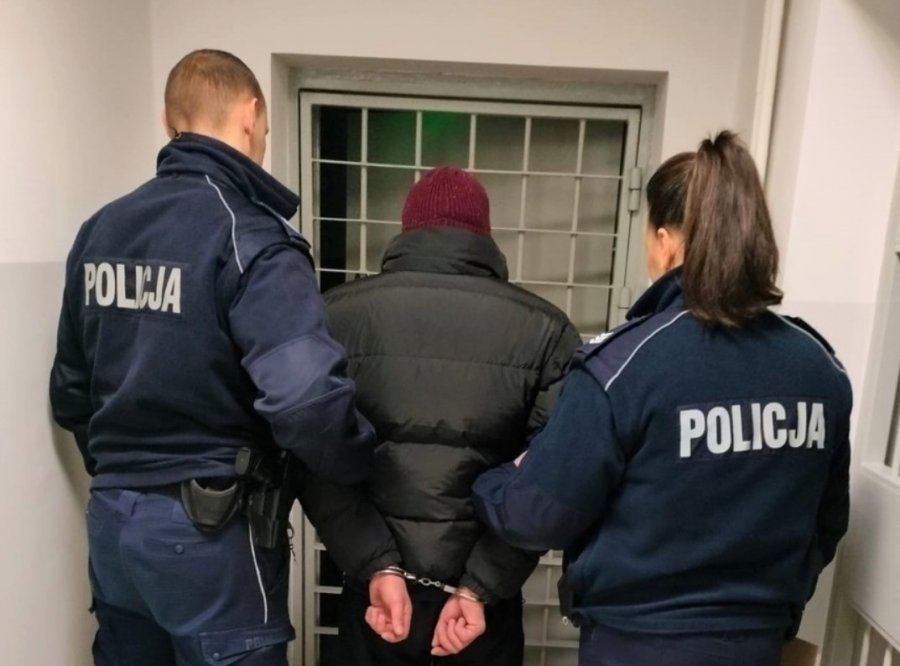 Policja zatrzymała trzech Gruzinów. Wpadli na kolejnej kradzieży w Bielsku-Białej - foto
