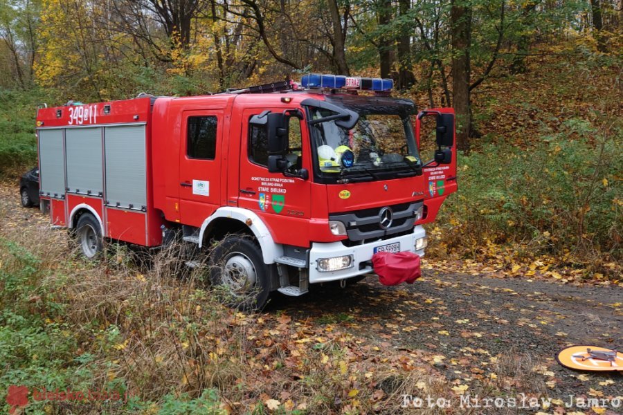 Wracał do domu przez las na Przegibku. Nocna akcja straży pożarnej i policji - foto