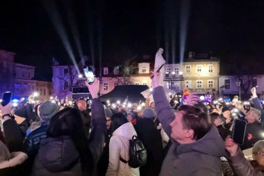 WOŚP w Bielsku-Białej: licytacje, koncerty i gorące serca. Wysłaliśmy światełko do nieba! ZDJĘCIA