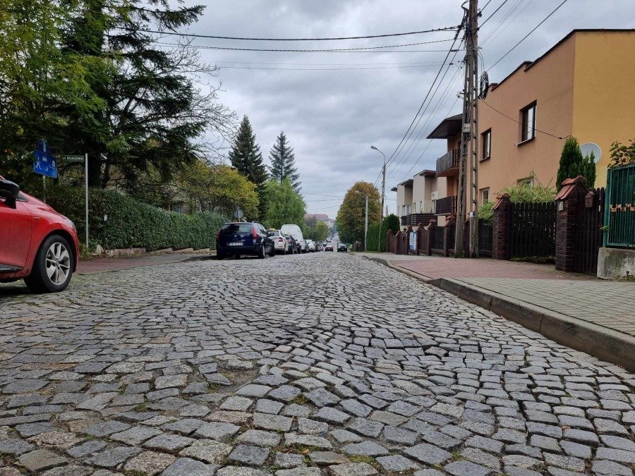Przetarg na remont zdegradowanej ulicy. Po inwestycji będzie strefa „Tempo 30”  - foto