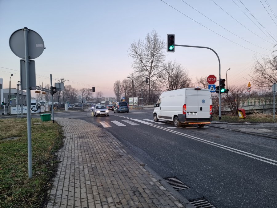 Mieszkańcy mają dość korków. Chcą budowy kolejnego ronda w mieście - foto