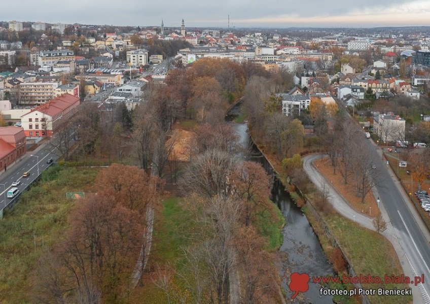 Domagają się upamiętnienia ich wkładu w rozwój miasta. Park i most czeka zmiana nazwy?