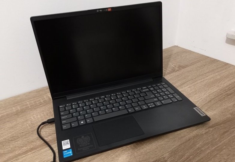 Nie będzie laptopów dla czwartoklasistów? Nie ma pieniędzy na flagowy program PiS