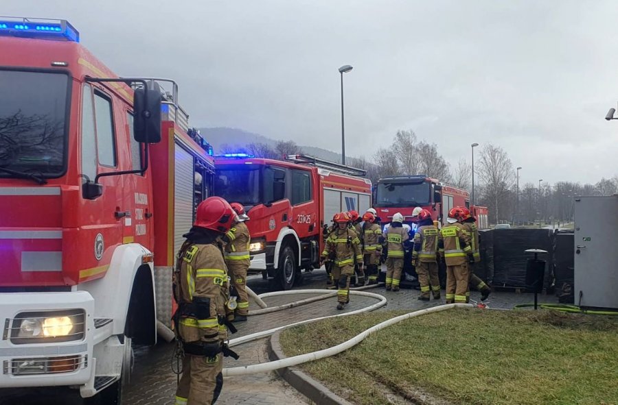 Pożar w strzelnicy wojskowej. Żołnierze ewakuowali się przed przyjazdem straży - foto