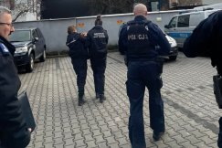 Kilka lat trzymali psa w sklepie. Interweniowała policja i obrońcy zwierząt - foto