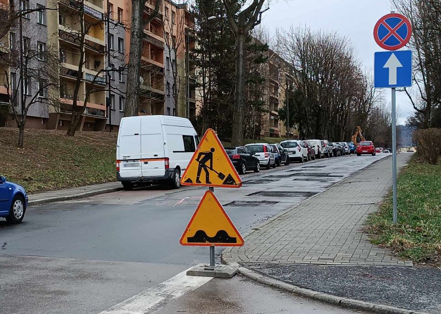 Łatają dziury po opadach. MZD odpowiada na krytykę mieszkańca - foto