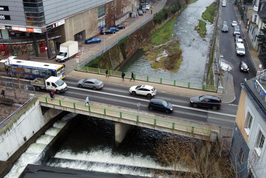 Skorodowany most w centrum do rozbiórki. Miasto zapewnia, że paraliżu drogowego nie będzie