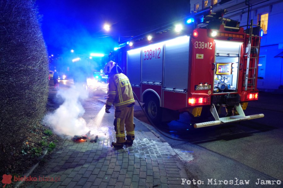 Dym z komina wydostawał się do mieszkania. Zagrożenie zauważył lokator - foto