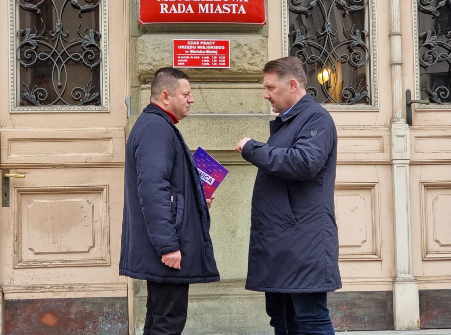 Wojna na oświadczenia. Środowisko wiceministra wydało komunikat po konferencji