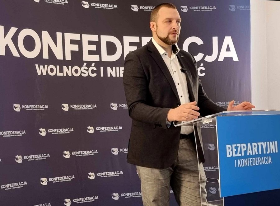 Radny opuszcza klub PiS. Wcześniej domagał się zmiany nazwy klubu - foto