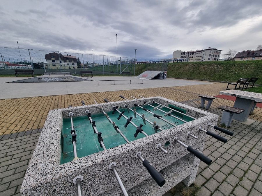 Co się dzieje nocą w skateparku? Obok jest posterunek, ale nocą jest zamknięty - foto