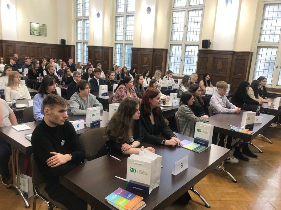 Uczennice z bielskiego Ekonoma wygrały olimpiadę. Posiadają „wiedzę elitarną” - foto