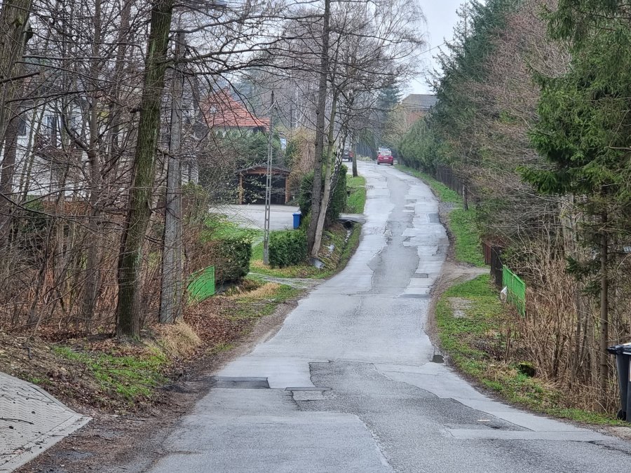 Obiecana inwestycja niezrealizowana od dekady. Kiedy mieszkańcy doczekają się remontu?