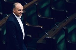 Poseł o ohydnej stronie parlamentu. „Trzy razy pomyślcie, nim podejmiecie decyzję”