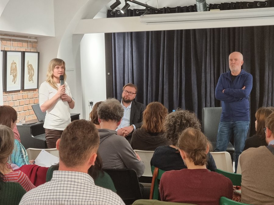 Tną, choć pozyskiwanie drewna w górach jest... nieopłacalne. Beskidzkie lasy pod ochroną?