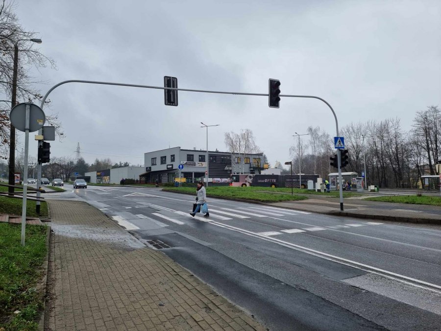Poważna awaria na osiedlu. Bez prądu jest skrzyżowanie i pętla MZK - foto