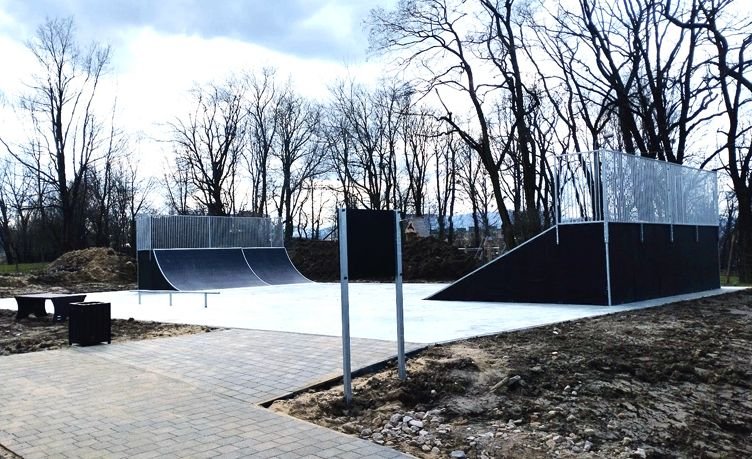 Skatepark gotowy. Czekali cztery lata, przed wyborami powstał w dwa miesiące - foto