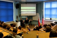 Konsul USA z wizytą w bielskiej szkole. Wyjaśniała jak wygląda praca w dyplomacji - foto
