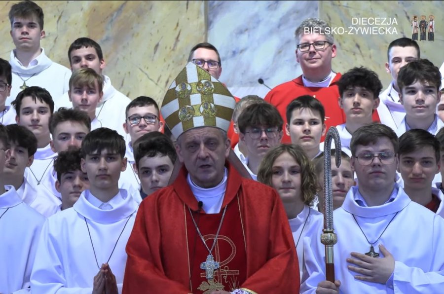 Wielkanocne życzenia od biskupa. Złożył je w otoczeniu 124 nowych ceremoniarzy i animatorów