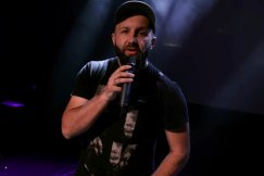 Raper promuje bielsko-żywiecki Caritas. Teledysk nakręcono w Bielsku-Białej - film