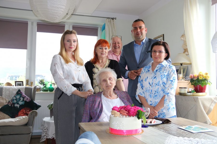 200 lat dla dwóch bielszczanek. Pani Anna w młodości mieszkała w domu Wojtyłów - foto