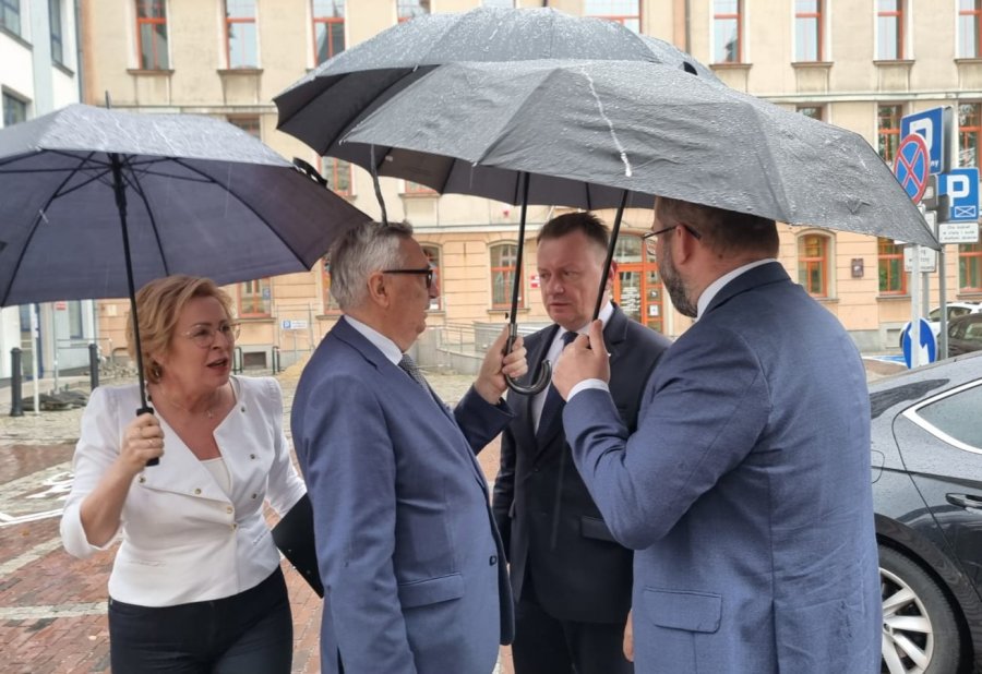 Zbierają podpisy, by zatrzymać podwyżki prądu i gazu. „To najważniejsze wybory” - foto