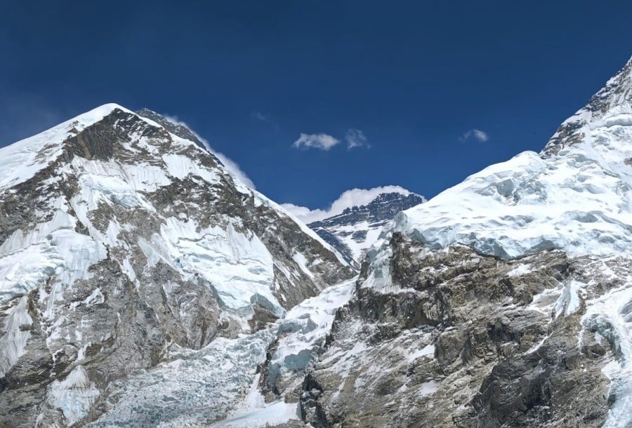 Krzyżowski stanął na szczycie Mount Everest! Bielszczanin dokonał historycznego wyczynu