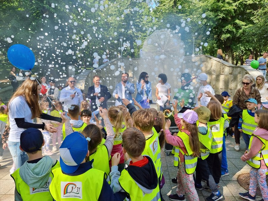 Dzieciaki opanowały Park Słowackiego. Festiwal z dobrą energią potrwa do wieczora - foto