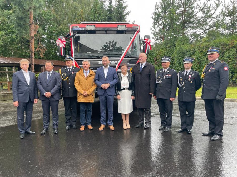 Wóz odmówił posłuszeństwa. Ledwie pół roku temu przekazał go były premier - foto