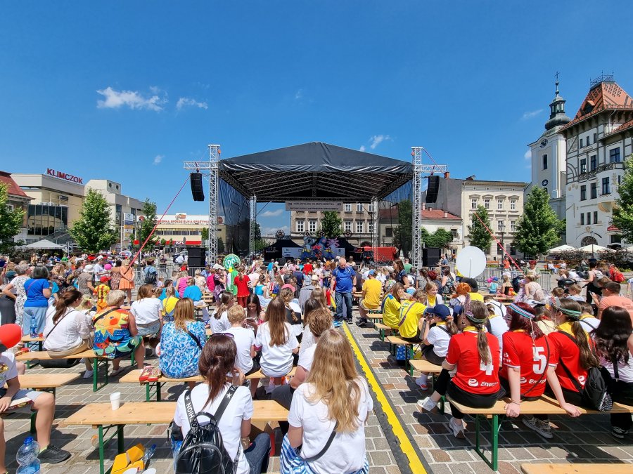 Edukacja poprzez zabawę. Na placu Wojska Polskiego tłumy młodych mieszkańców - foto