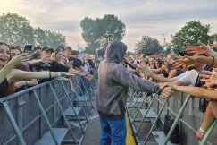 Tłum bawił się doskonale. Popularny raper i Łydka Grubasa porwali publiczność - foto