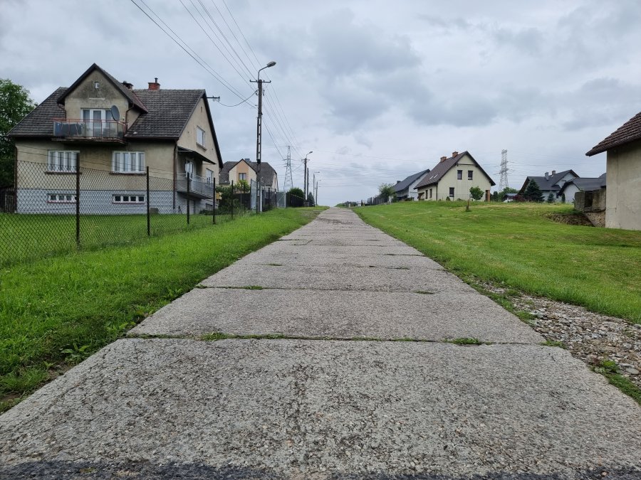 Wyremontują ulicę w Komorowicach. Tydzień temu płynął tędy potok - foto