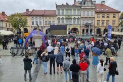 Deszcz nie przeszkodził w kibicowaniu. Atmosfera w strefie lepsza niż wynik - foto