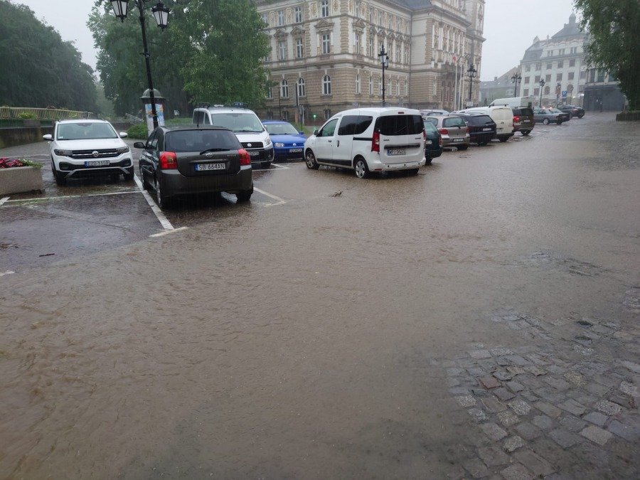 Bilans strat ciągle rośnie. MZD szuka firmy do naprawy dróg po powodzi - foto