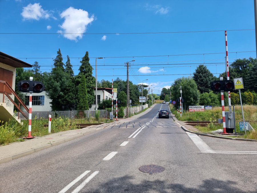 Przejazd przez tory jest już bezpieczny. Awaria występowała przez kilka dni - foto