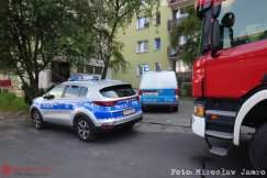 Rozszczelnił się pojemnik z paliwem. Właściciel trzymał go... na balkonie wieżowca! - foto