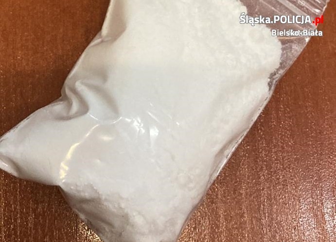 Kolejny diler w rękach policji. W mieszkaniu i aucie miał 1,5 kilograma narkotyków - foto