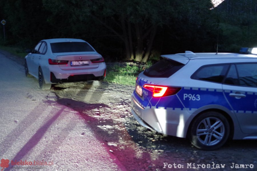 Nocna kradzież nowego BMW. Liczne patrole policji w akcji, auto odnaleziono - foto