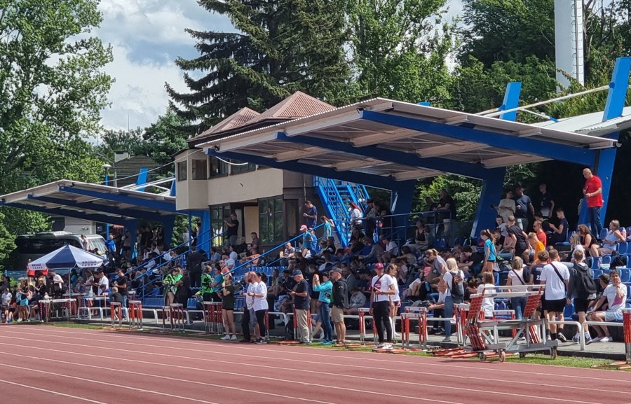 Dogodzić piłkarzom i lekkoatletom. Jak  i kiedy zmieni się stadion w Wapienicy? - foto
